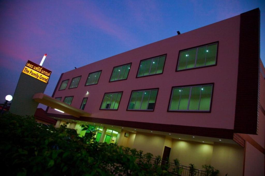Hotel The Family Grand Udon Thani Esterno foto